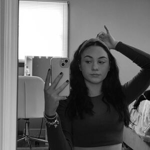 Meet your Posher, Caitlyn